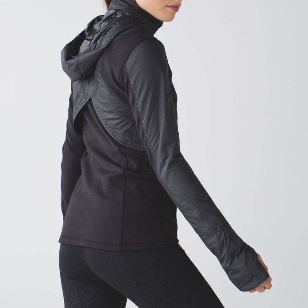Lululemon Kanto Catch Me Run Jacket in Black Size 4